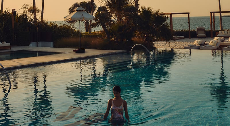 Maison Revka تجربه شبانه شنا را در دبی اعلام کرد