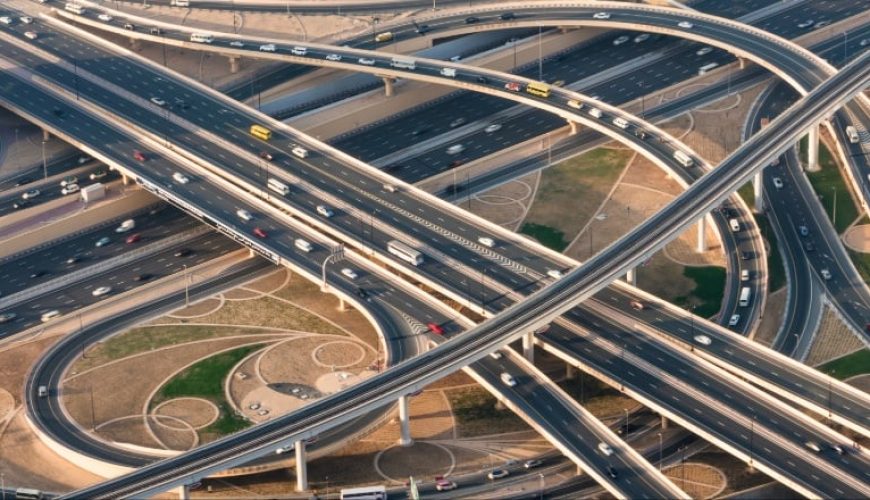 جریمه‌های جدید رانندگی: رانندگان در دبی با مجازات‌های سنگین‌تر و زندان مواجه هستند