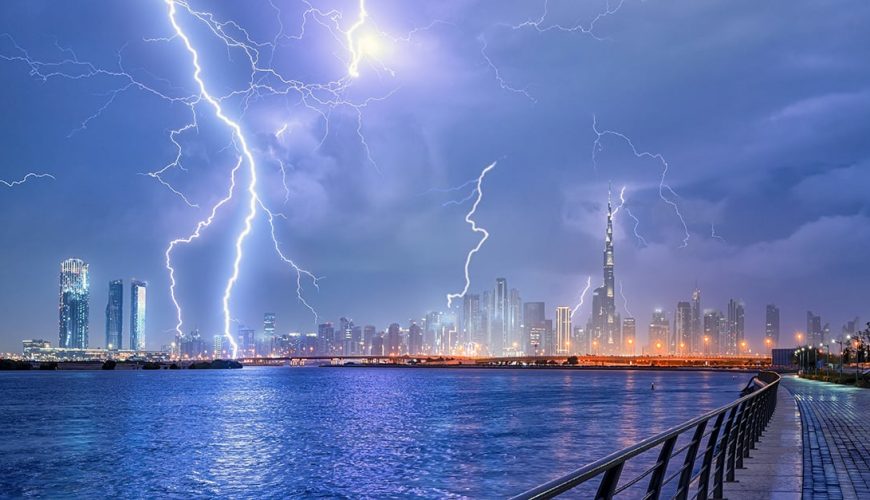 هشدار پلیس دبی با افزایش هشدارهای مرکز ملی هواشناسی برای طوفان‌های امارات