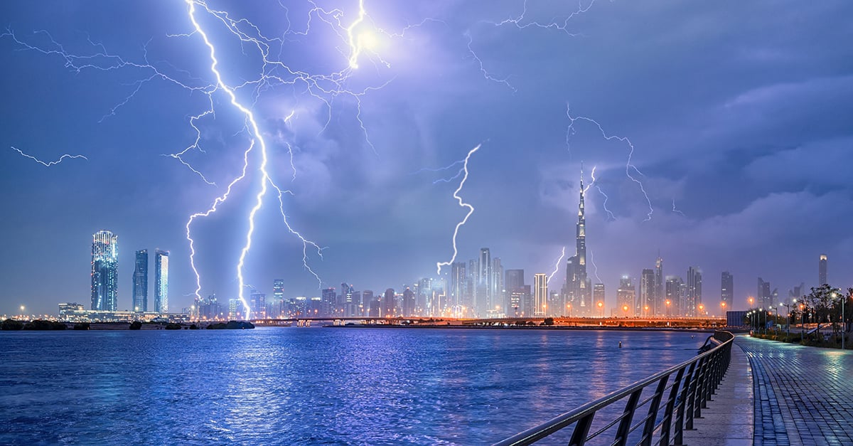 هشدار پلیس دبی با افزایش هشدارهای مرکز ملی هواشناسی برای طوفان‌های امارات
