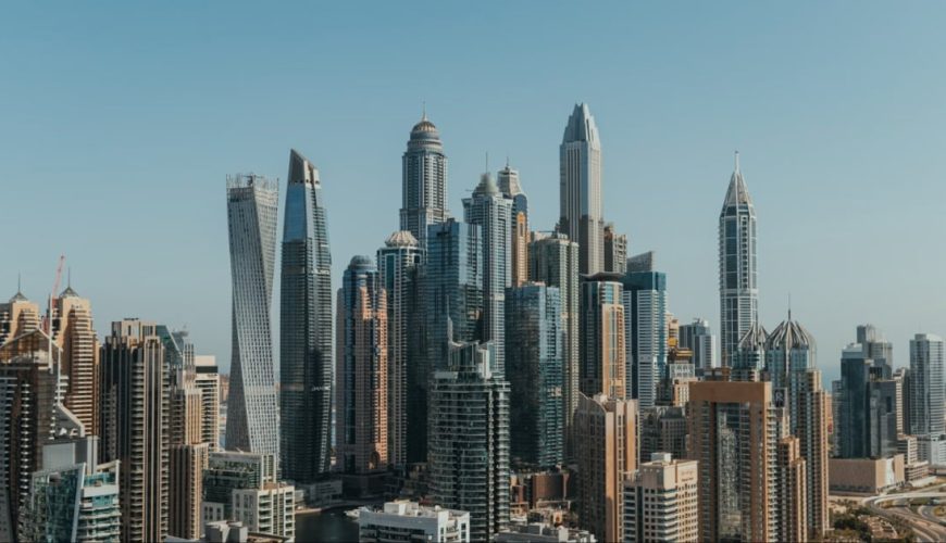 آینده بازار املاک و مستغلات امارات متحده عربی: کارشناسان چه پیش‌بینی می‌کنند؟