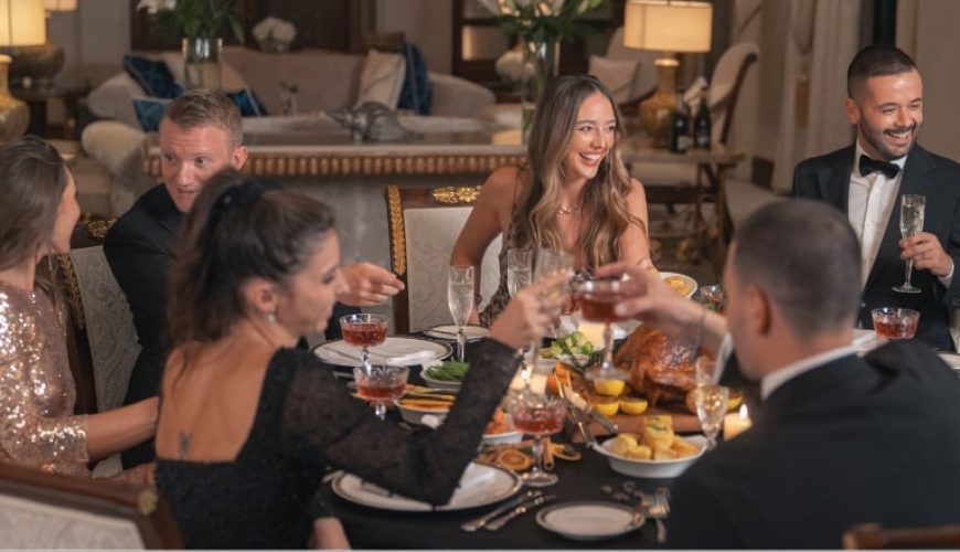 One&Only Royal Mirage unwraps the holidays: Tea with sparkle, roasts to-go, beachside dining and a chic New Year’s countdown