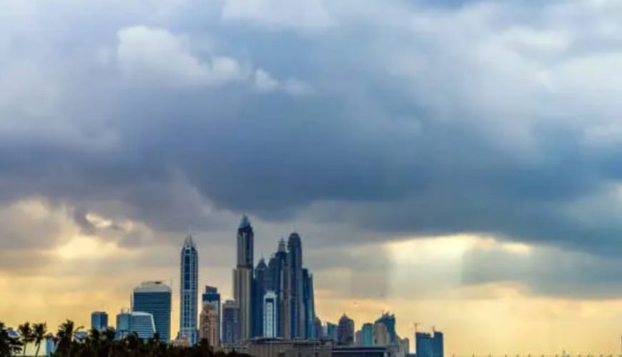 هوای زمستان امارات متحده عربی با آسمانی ابری و احتمال بارش باران ملایم ناپایدار می‌شود