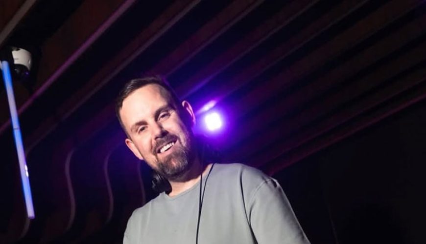 نگاهی متفاوت به امارات متحده عربی از دیدگاه دی‌جی دین کرتیس